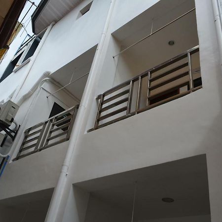 Red Apartelle Hotel Talisay  Exterior photo